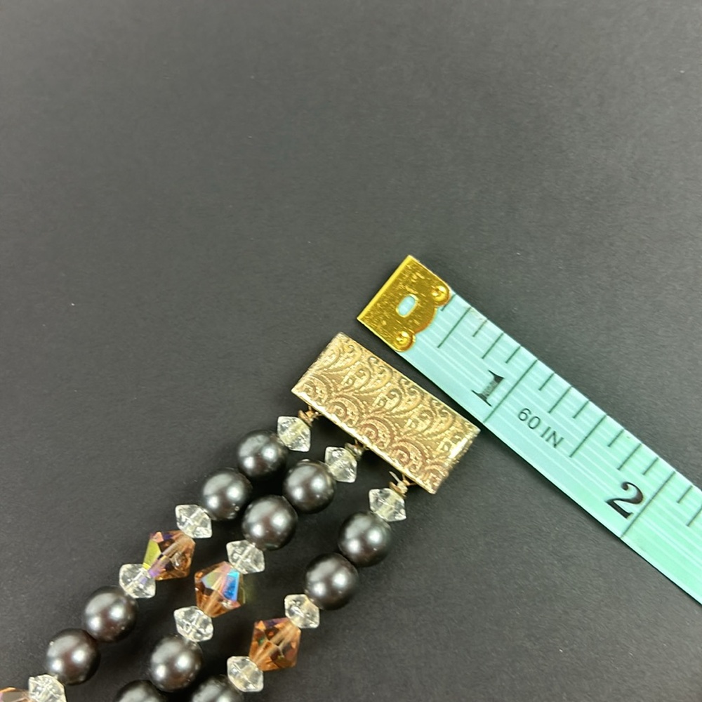 Vintage triple strand crystal faux pearl bracelet - Picture 5 of 7